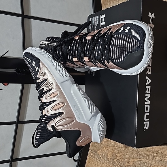 Under Armour Flow Breakthru Basketball Shoes Size 9.5 NWB - Picture 4 of 10